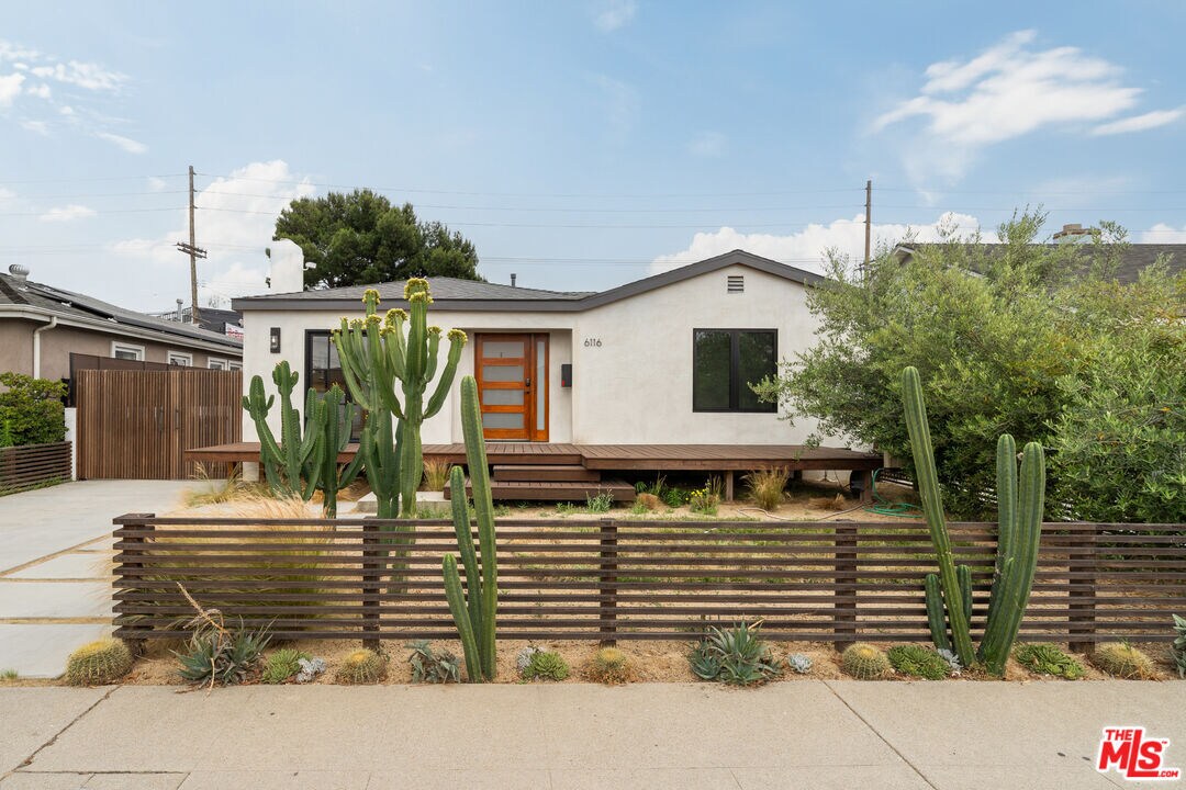 Primary Photo - 6116 W 85th Pl