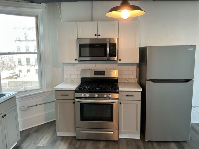 Foto del edificio - 4539 Montgomery Rd