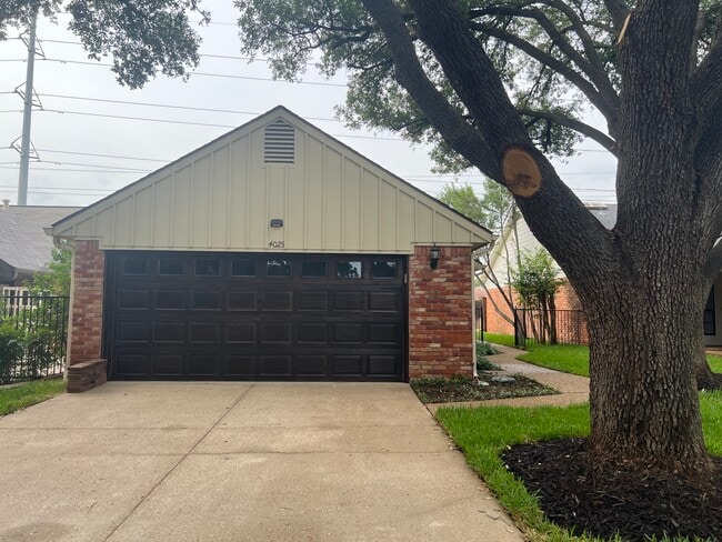 Photo - 4025 Rive Ln House