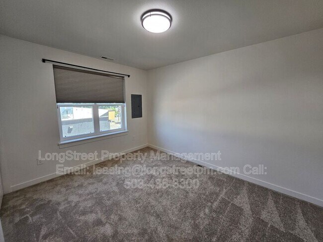 Foto del edificio - 7480 N Oswego Ave