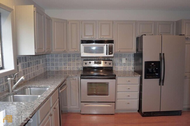 Foto del edificio - 1245 S Ponce De Leon Ave NE