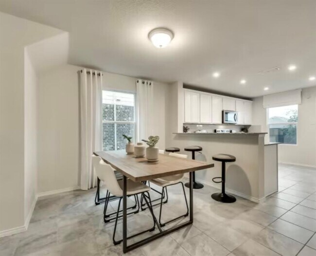 Building Photo - 1009 Greenshank Dr