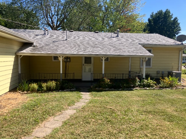 Foto del edificio - 811 NW B St