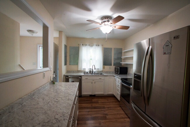 Photo - 102 Weatherstone Dr Townhome