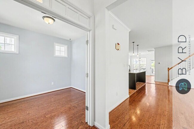 Building Photo - 16921 Thornapple Run