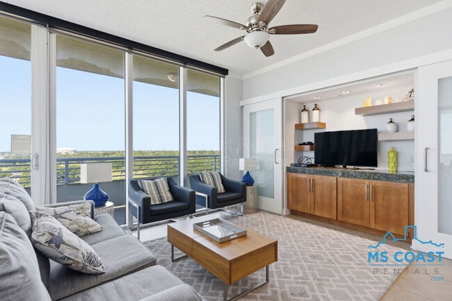 Foto del edificio - 2060 Beach Blvd