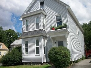 Building Photo - 176 Chestnut St