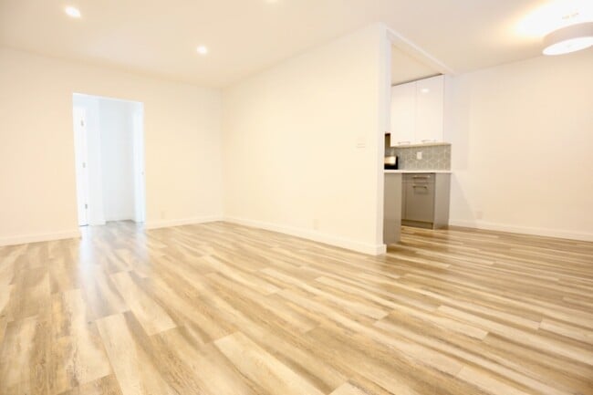 Photo - 514 S Mariposa Ave (Los Angeles, CA) Apartment