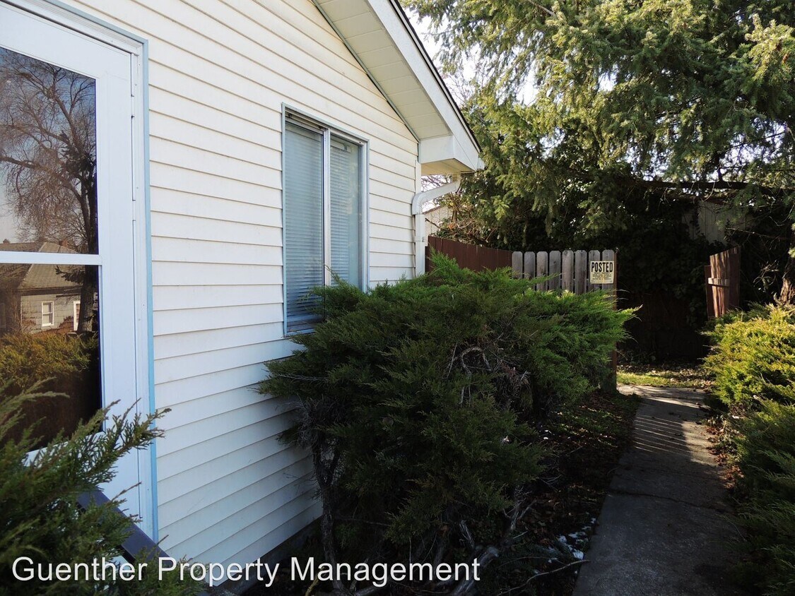 Foto principal - 2127-2127 W Grace Ave