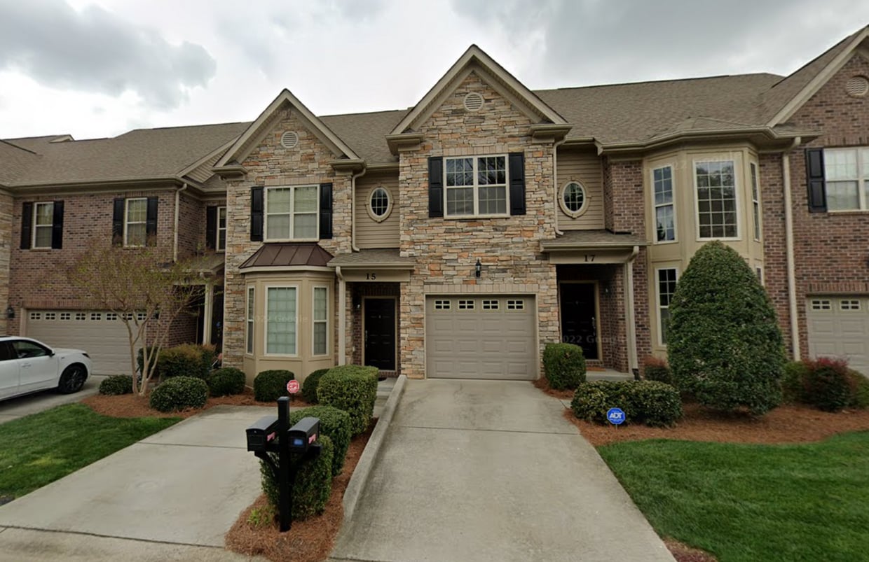 Primary Photo - Maintenance Free Beautiful 2 bedroom 3.5 b...