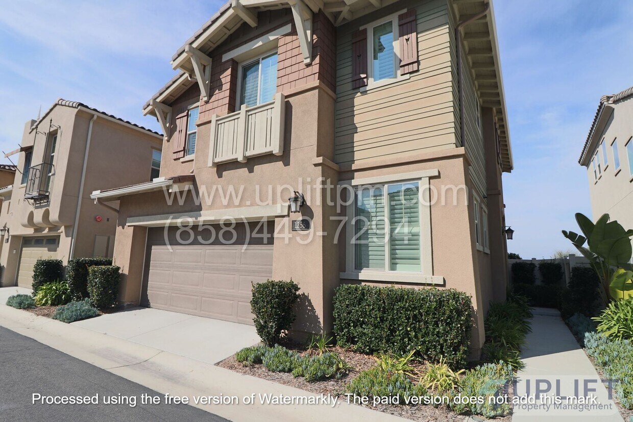 Primary Photo - BEAUTIFUL 3 BED 2.5 BATH WITH PERSONAL SPA...