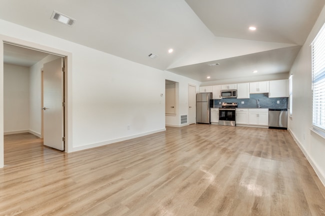 Building Photo - The Woodruff at Bishop Ridge