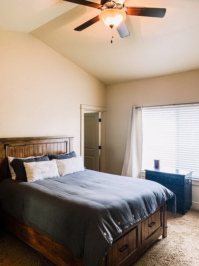 Foto del edificio - 4379 Brookside Ln