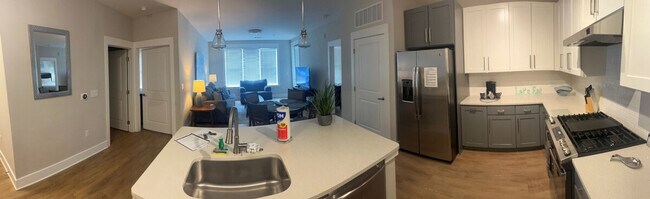 Foto del edificio - 6408 Providence Farm Ln