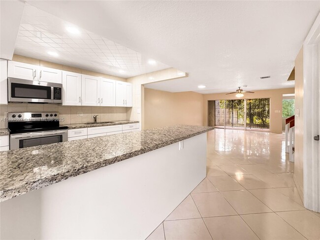 Foto del edificio - 5608 NW 19th St