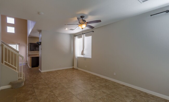 Building Photo - 2 Bedroom With A Loft In Gated Northwest C...