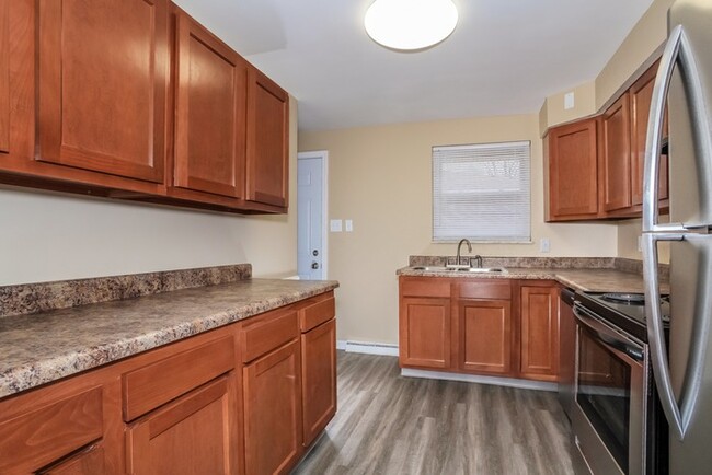 Building Photo - 8288 Bobolink