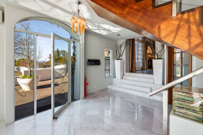 Building Photo - 675 Shiloh Canyon