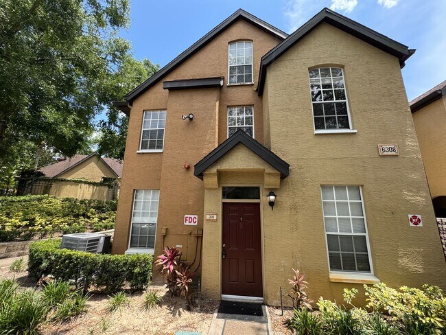 Foto del edificio - 6308 Raleigh St