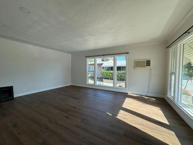 Building Photo - 12817 Beverly Blvd