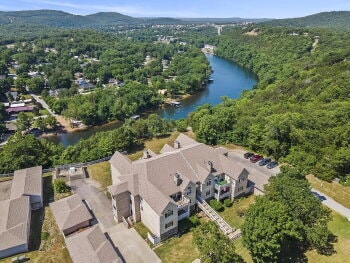Building Photo - Lake view Condo in the middle of Branson