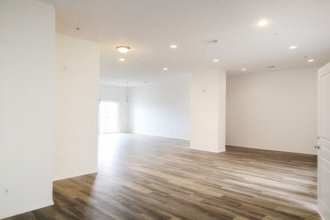 Building Photo - 819 D Ave