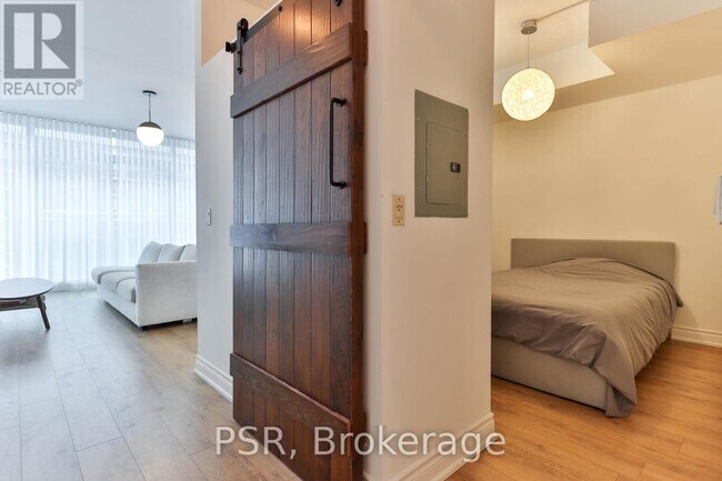 Photo du bâtiment - 333A-333 Adelaide St E