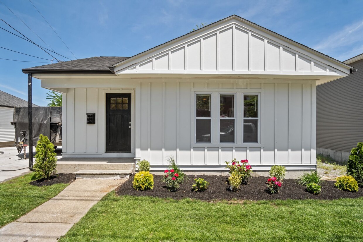 Primary Photo - Single Family Home on Admiral Street