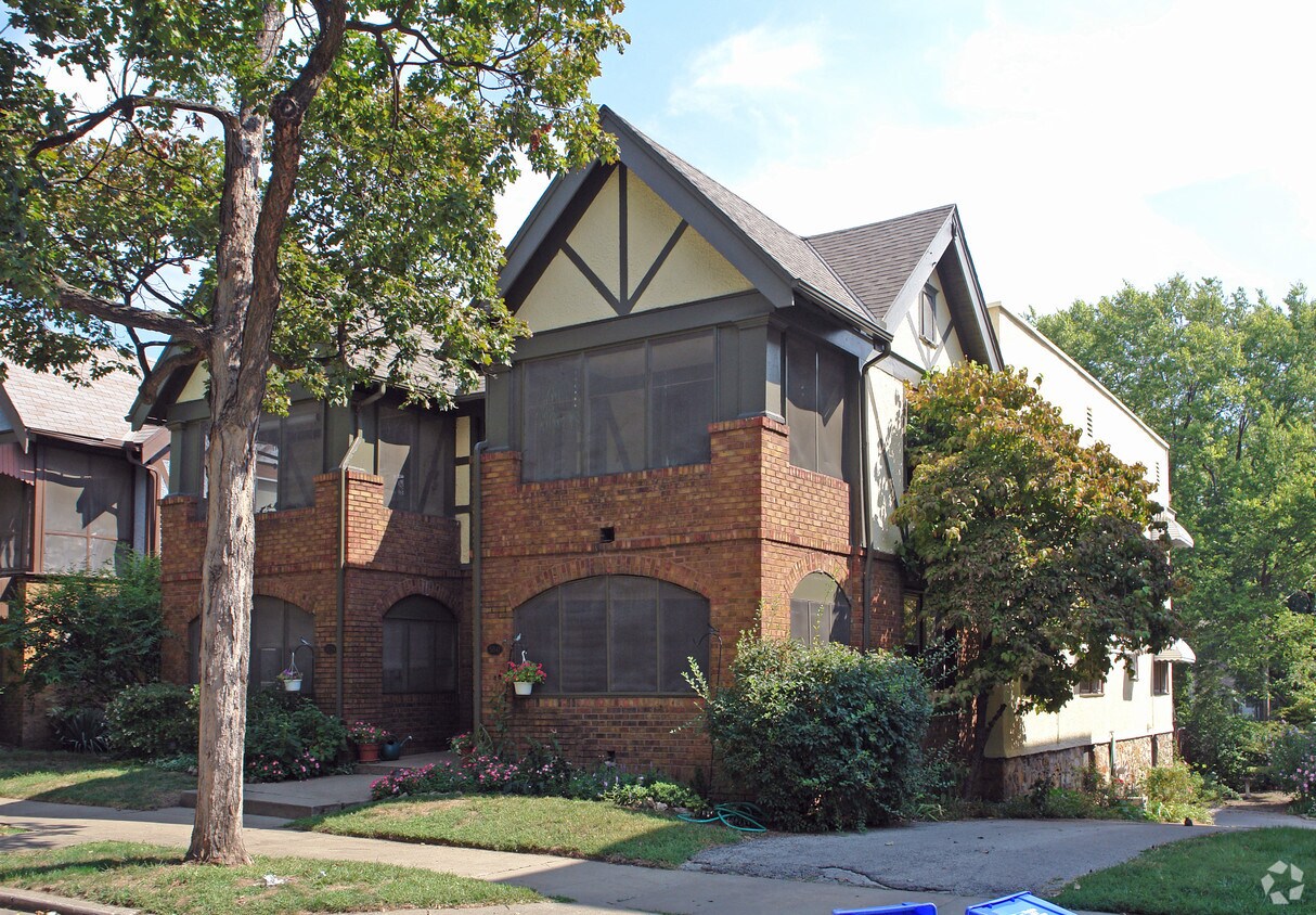 Primary Photo - 5039-5041 Wyandotte St