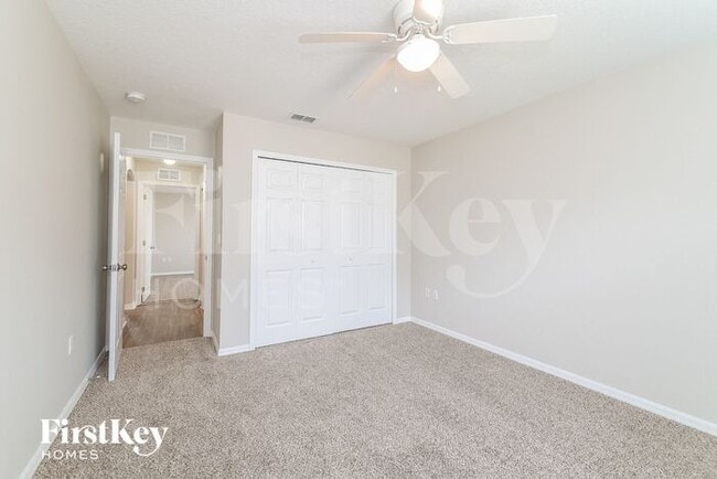Building Photo - 1421 Sarasota Dr