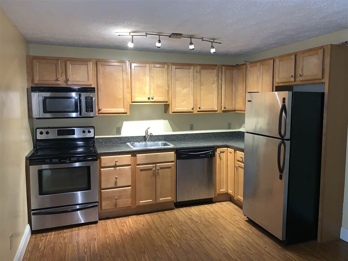 Primary Photo - 555 Calef Rd