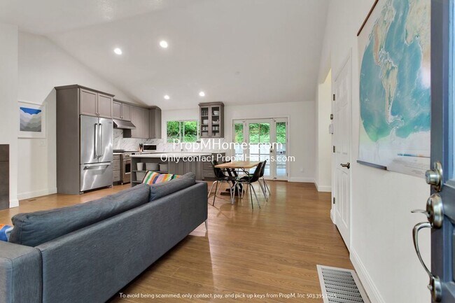 Foto del edificio - Sylvan Highlands Three-Bedroom Haven with Deck Oasis!