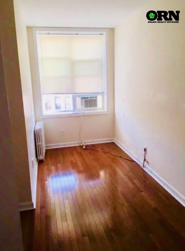 Foto del edificio - 64-33 Woodbine St