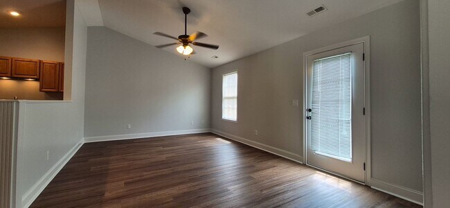 Foto del edificio - Updated 2br/2ba condo in the heart of West...