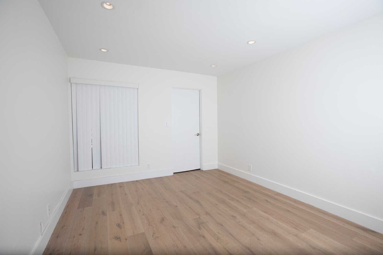 Franklin Plaza Apartments in Los Angeles, CA Westside Rentals