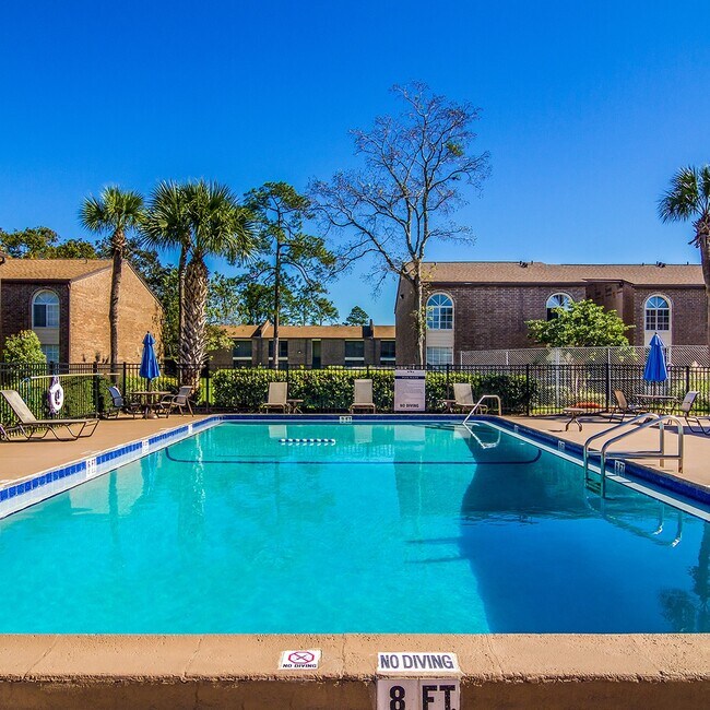 Foto del edificio - Laurel Pointe