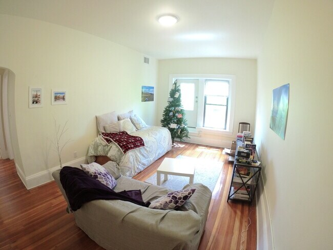 Foto del edificio - 1463 Beacon St
