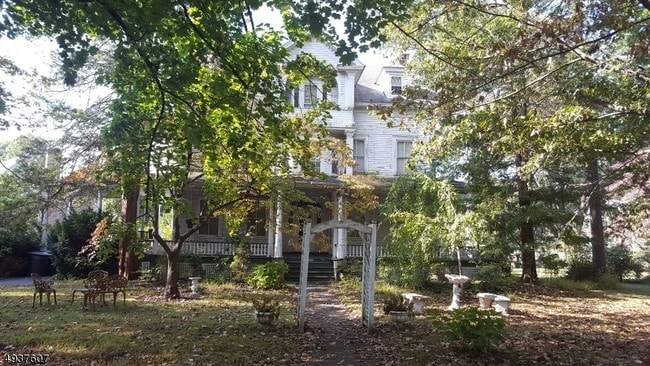 Building Photo - 302 Mansfield St