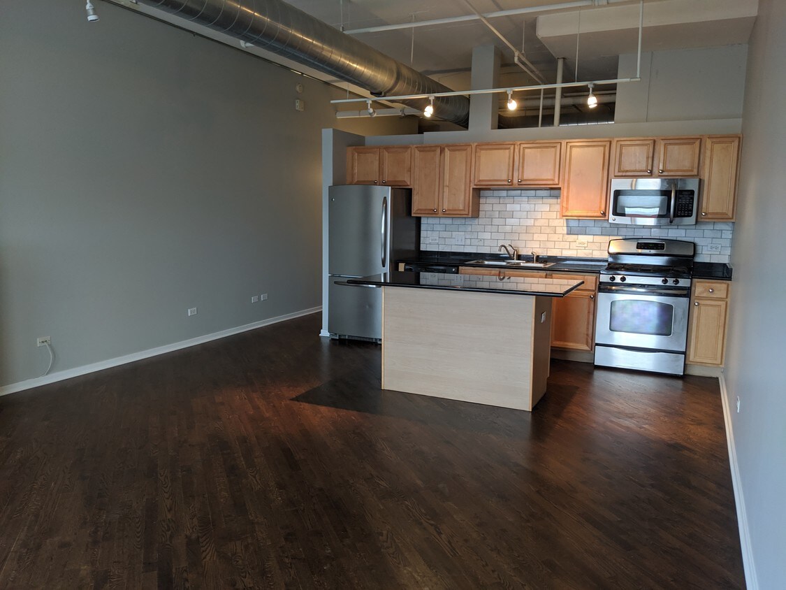 Kitchen - 500 S Clinton St