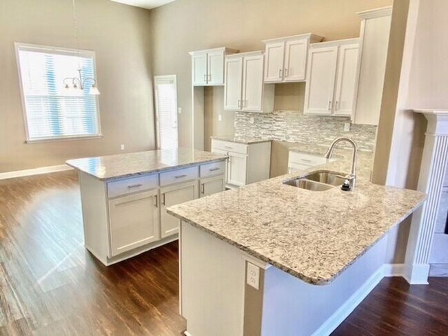 Foto del edificio - Now Leasing A 4 Bedroom 3 Bath Home In Oak...