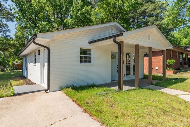Foto del edificio - Completely Renovated Durham Home!