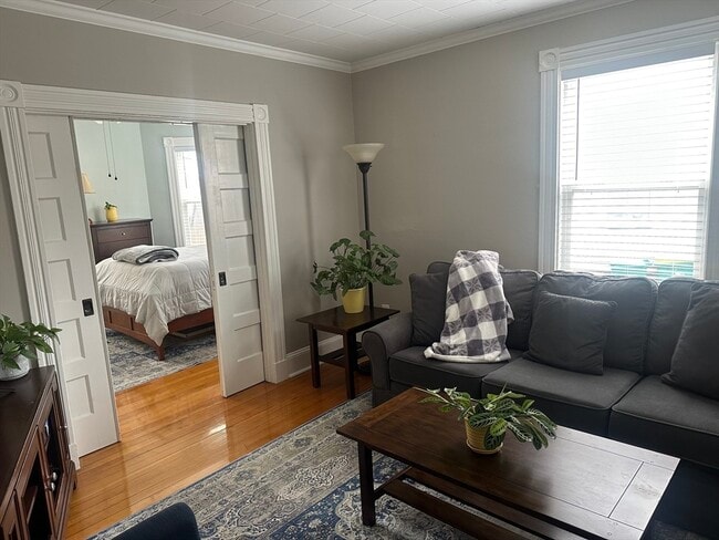 Building Photo - 11 Crescent Ave