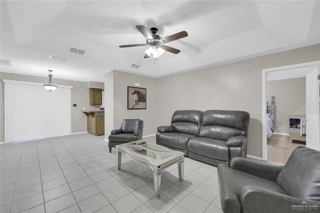 Building Photo - 1602 Avocet Ave W