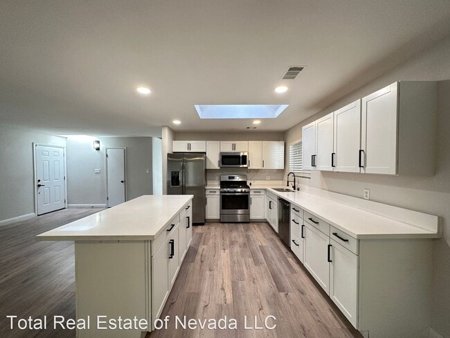 Building Photo - 3 br, 2 bath House - 3120 Hebard Dr