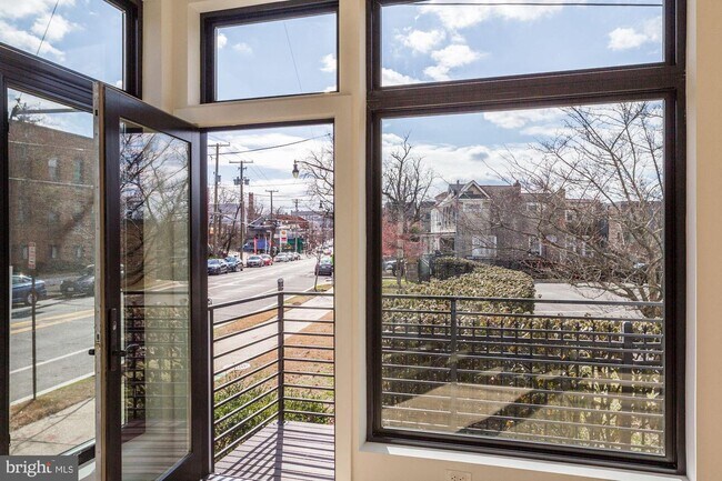 Foto del edificio - 3736 12th St NE