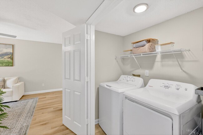 Lavadora y secadora de tamaño completo en apartamentos en Murfreesboro, TN - Saddlebrook Apartments