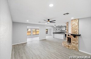 Foto del edificio - 5923 Hidden Dale St