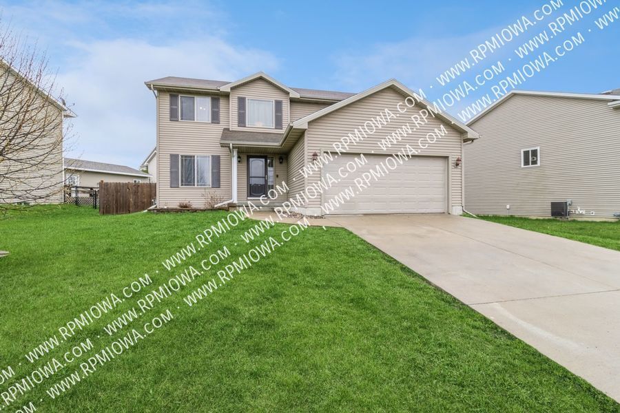 Primary Photo - 5211 NE Hillcrest Dr