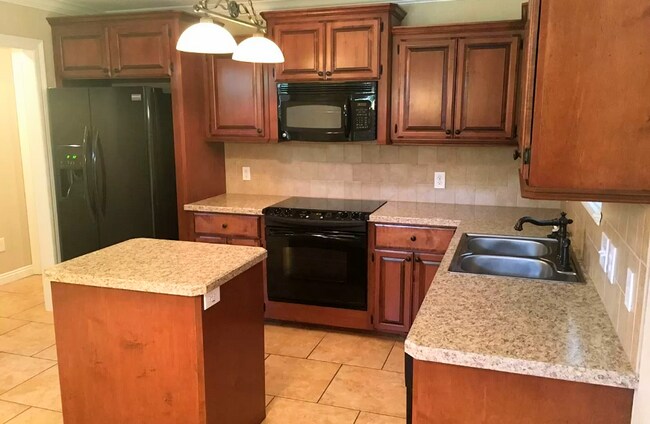 Foto del edificio - Available in August - 3 Bedroom in Wake Vi...