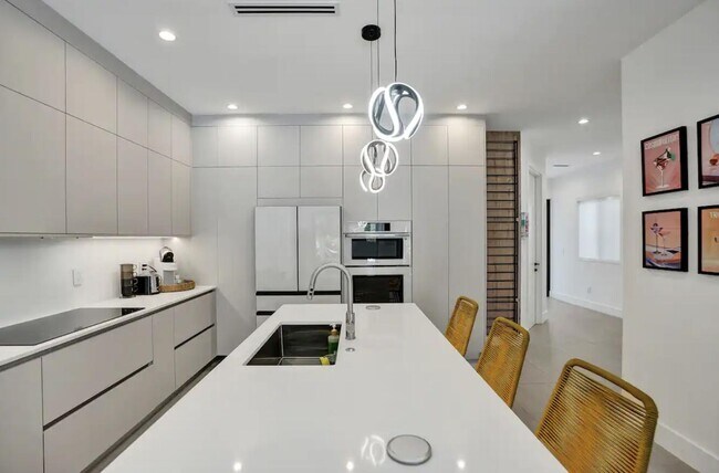 Foto del edificio - 828 SW 16th St